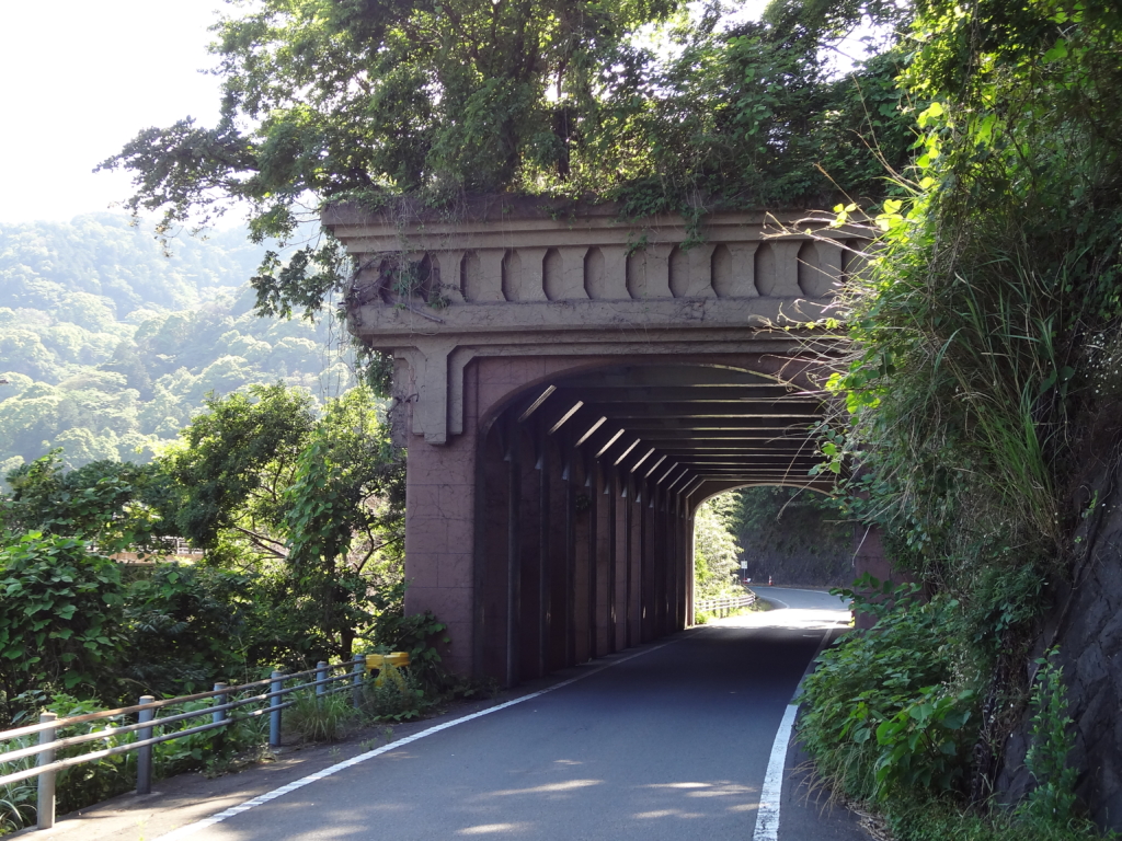 曽我浦片隧道五号は土木学会の選奨土木遺産に選定されています。