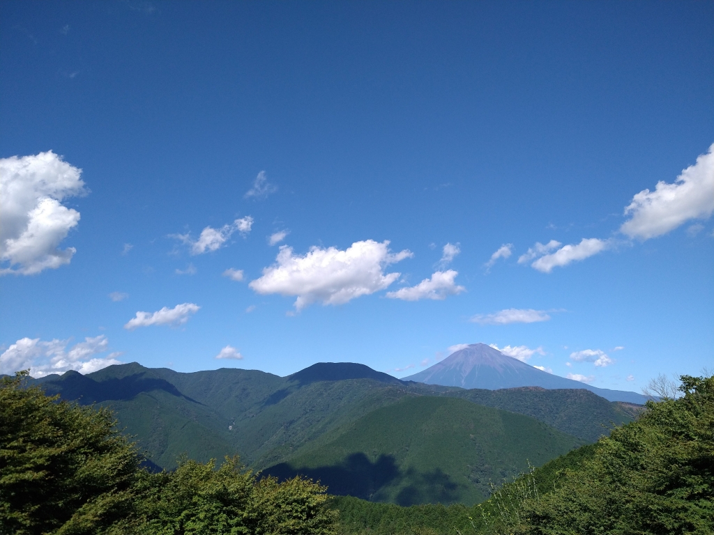 佐野峠からの絶景。誰もいないから富士山も独り占めです。